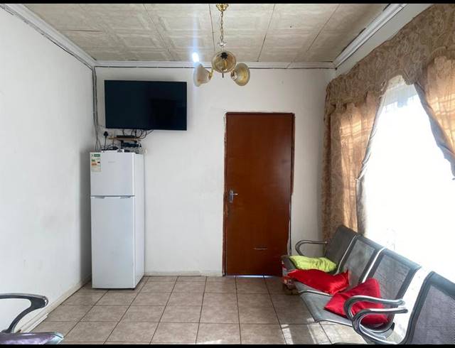 13 BEDROOM HOUSE FOR SALE IN MADEIRA PARK